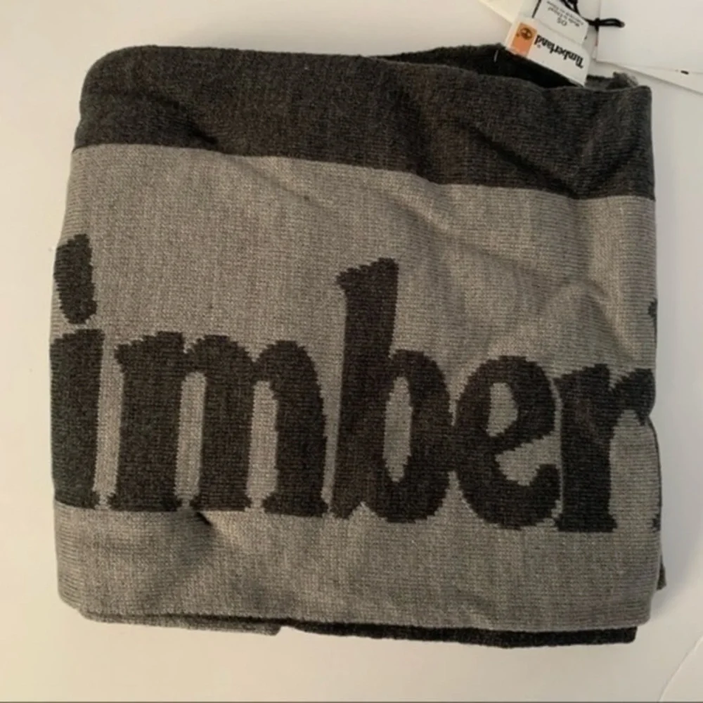 NWT. TIMBERLAND Hat & Scarf Set